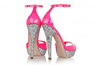 Růžové sandálky z kolekce jaro-léto 2012, značka Miu Miu