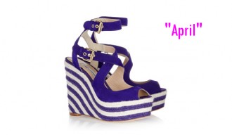 Letní sandále April na platformě 12,5 cm. Cena 530 eur.