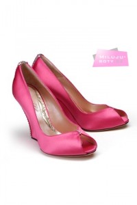 Barevné svatební boty na klínku Aruna Seth